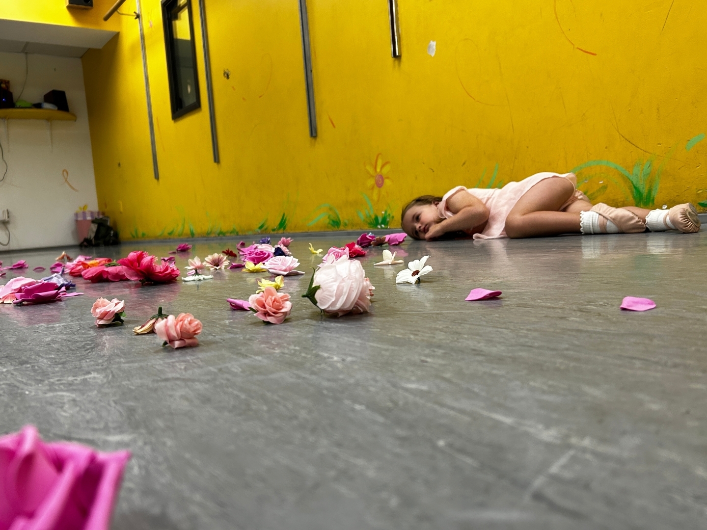 At CSSC, we understand that every dancer is unique, with their own individual learning style and pace. Our philosophy centers around fostering a nurturing environment where young dancers can thrive. Whether they are just starting their dance journey or looking to refine their skills, we ensure that each child receives the personalized attention they deserve. 🌟

Join us as we celebrate the joy of imaginative learning. Registration is open all year. Visit our website or DM us for more information on class schedules and registration details. 

#YouthDanceClasses #DanceJourney #CreativeExpression #SupportiveEnvironment #DancingThroughLife #DanceCommunity #JoinUs