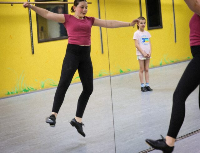 Tap dance helps developing our minds by combining physical movement, counting, and musical rhythms to engage multiple areas of the brain at once!

Cognitive and Mental Benefits: Stronger Memory Recall, Sharper Focus & Attention, and Active Listening Skills. 

Psychological and Character Growth:
Patience, Persistence, Boosted Confidence & Real-Time Problem Solving. 

Sign up for our classes today. We’re an ongoing studio teaching ages 2-18! 

#Dance #DanceStudio #TapDance #SignUpToday